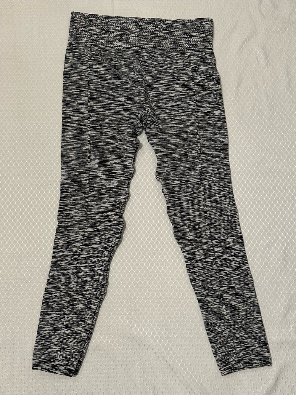 SUPER SOFT & STRETCHY, Black & White Space-Dyed Leggings, size small